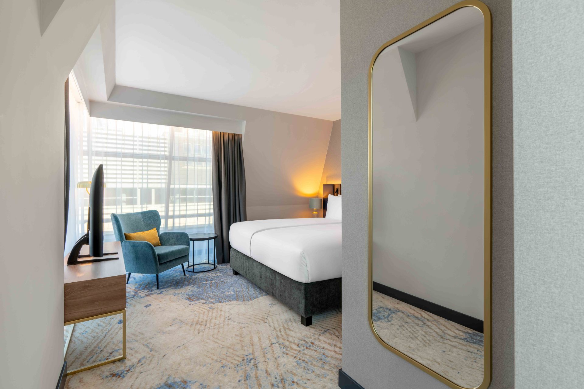 Business King Room