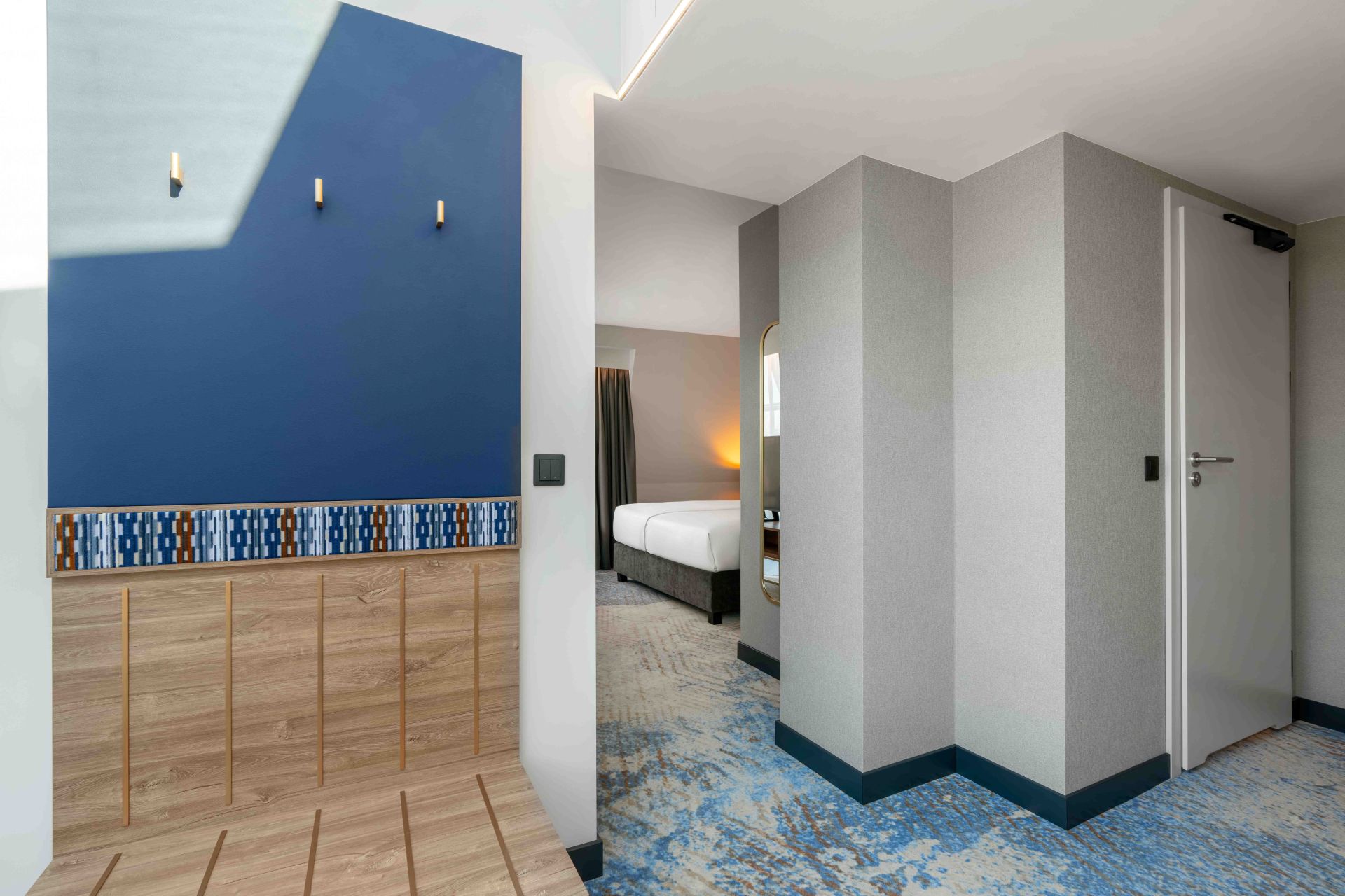 Business King Room