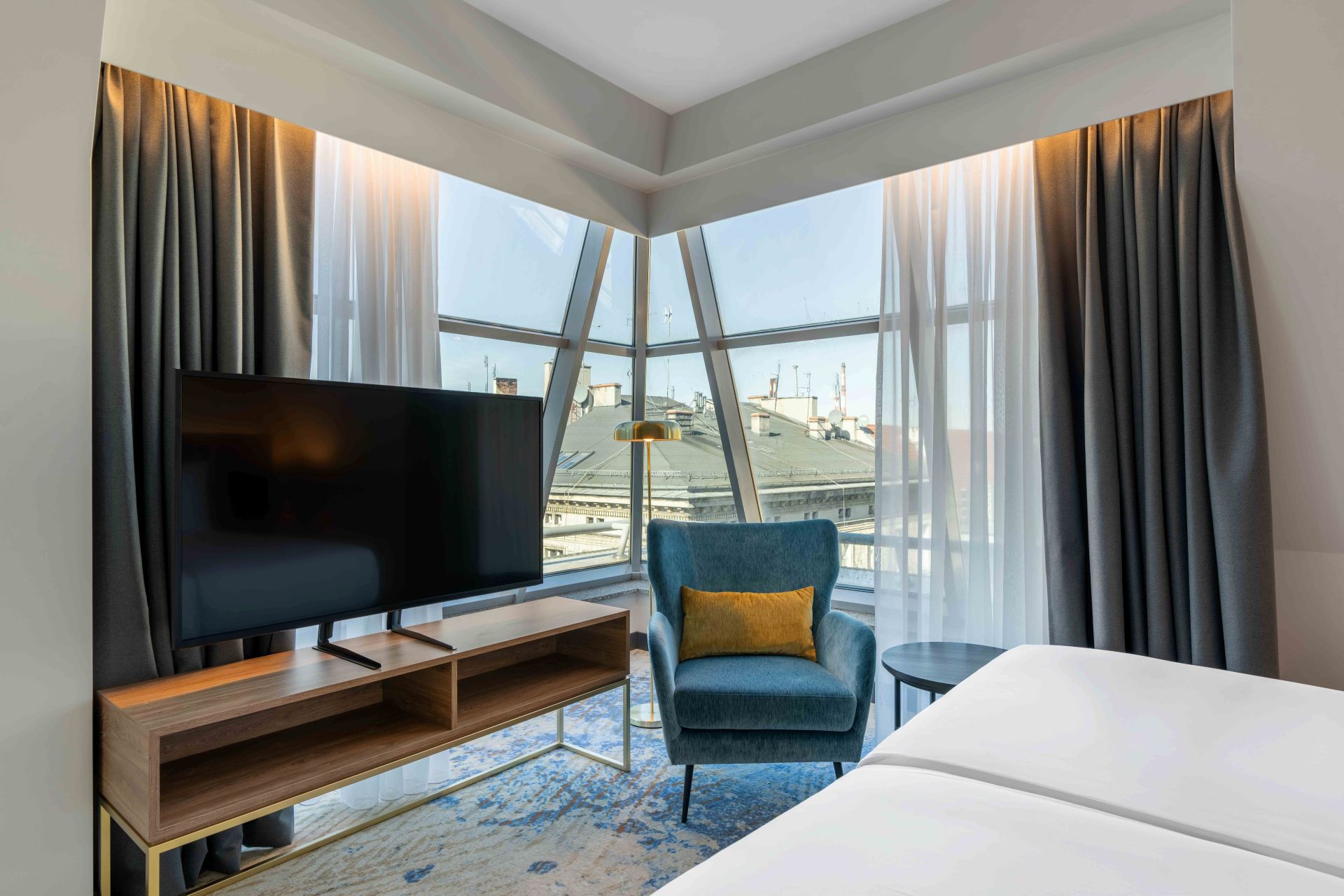 Business King Room