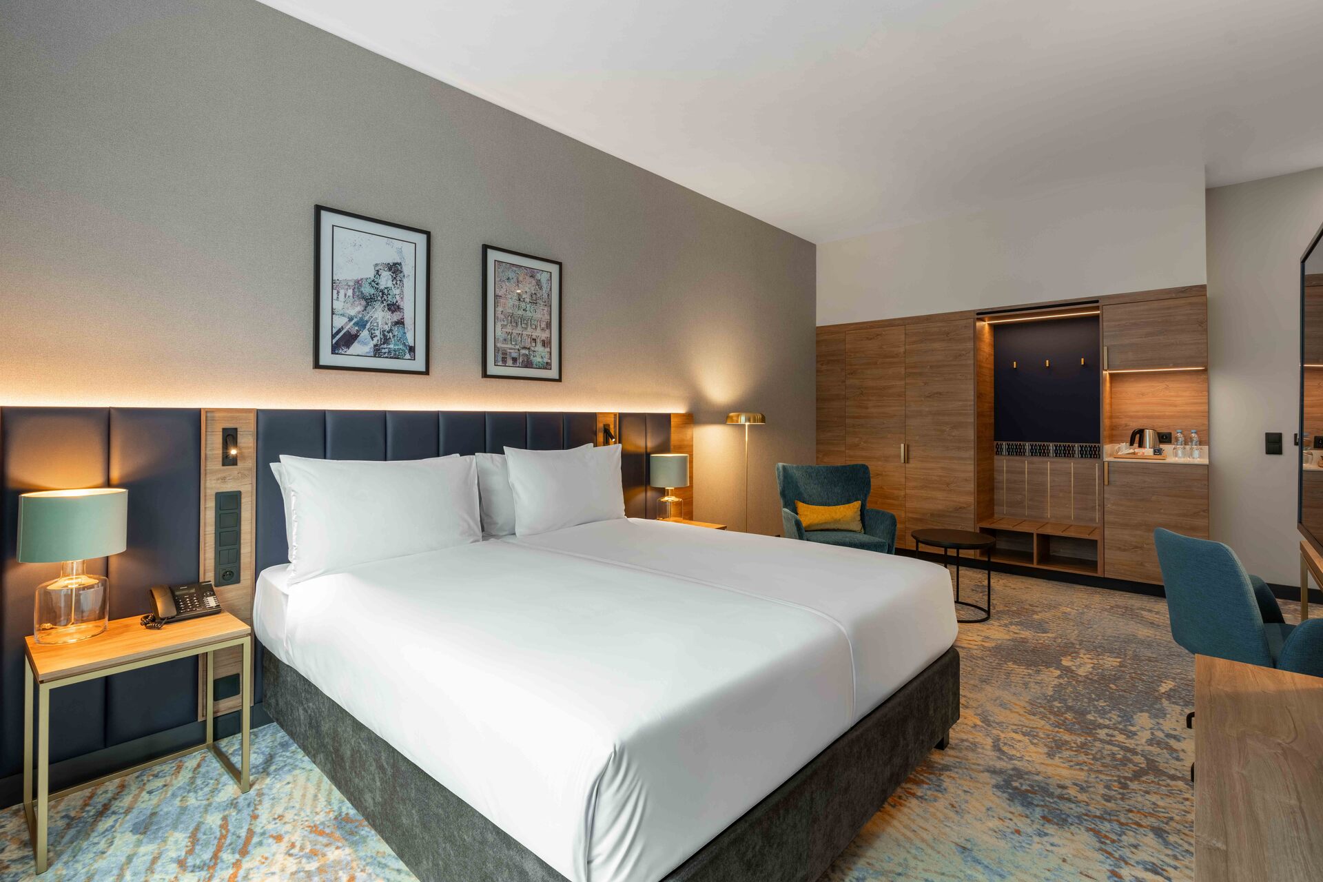 Deluxe Suite